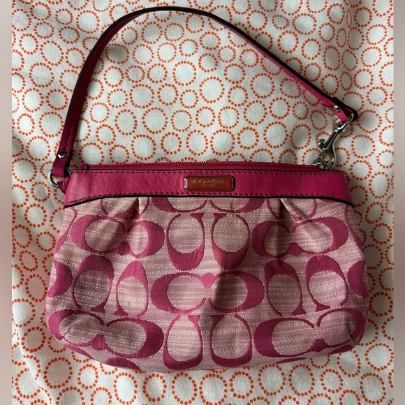Vintage Coach Pink Wristlet Bag - Picture 2 of 11